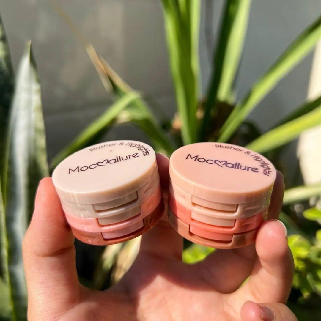 Glowy Blusher Highlighter Kit 2-in-1 Powder with Sponge