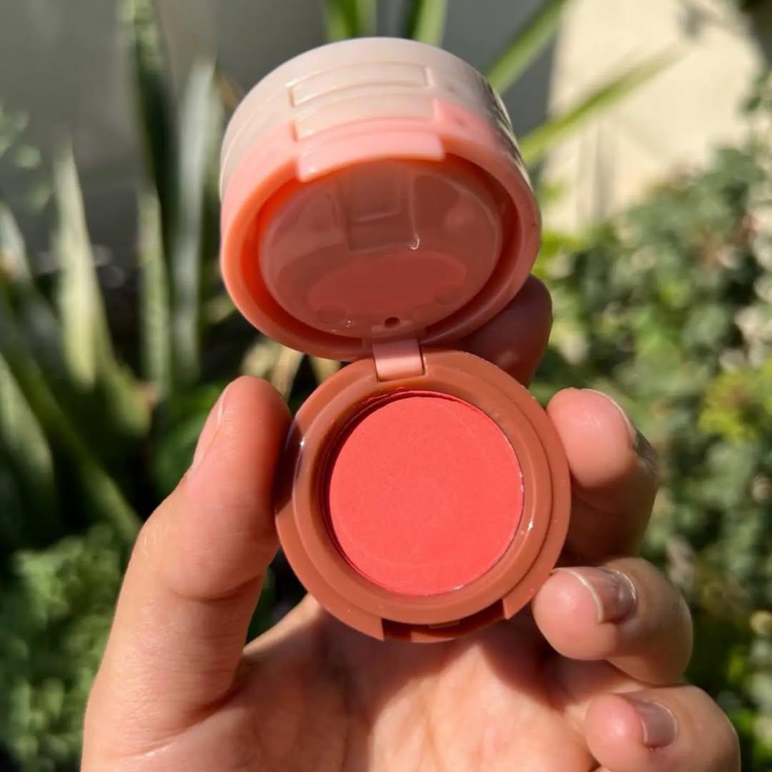Glowy Blusher Highlighter Kit 2-in-1 Powder with Sponge