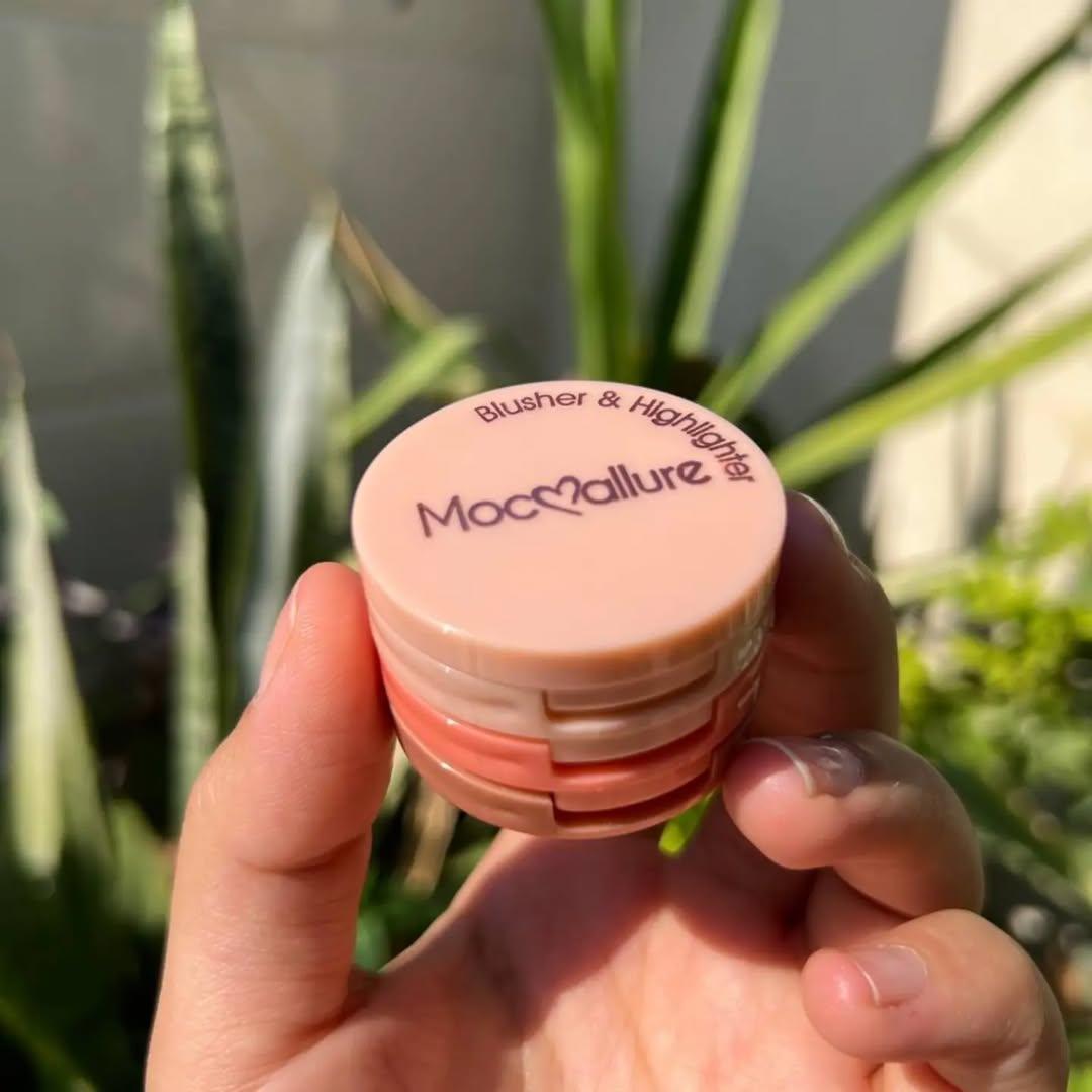Glowy Blusher Highlighter Kit 2-in-1 Powder with Sponge